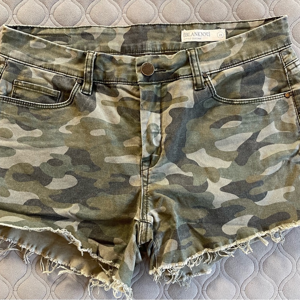 Blank Nyc Little Queenie Camouflage Jean Shorts, Size 28